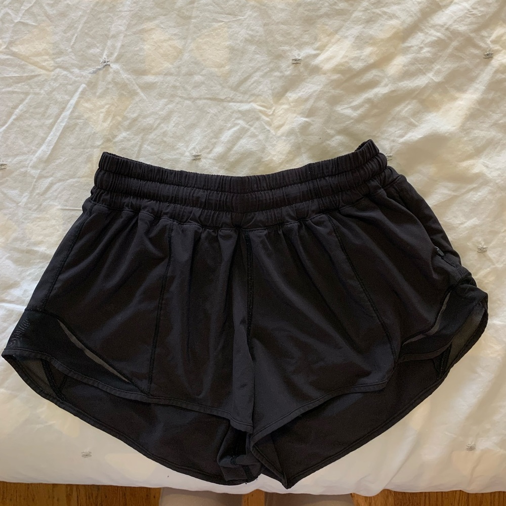 Lululemon Hotty Hot Short (2.5 inch inseam)